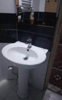 روشویی پایه دار با اینه