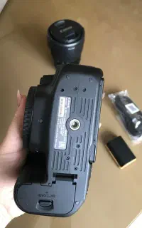 دوربین کانن 90d همراه با لوازم در حد و کم کار کرد