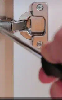 نجار ثابت و سیار  هستم