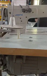 چرخ خیاطی دو سوزنه. دوقلابه