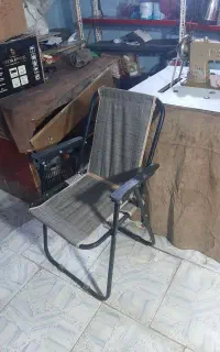 یک عدد صندلی تاشو