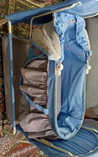 گهواره کودک در حد نو
