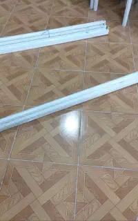 هفت عدد پایه مهتابی ب همراه سه لامپ مهتابی