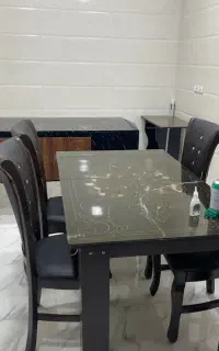 میز نهار خوری و صندلی و میز اداری