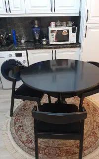 میز صبحانه خوری