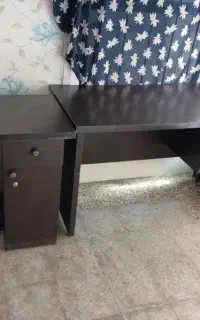 میز کار باکشو در حد نو دوعدد