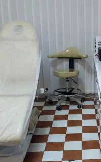 مرکز  جوانسازی نوژین ، دکتر محمود کلاه دوزان