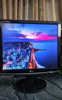 مانیتور 17  LG برای دوربین و طراحی و بازی