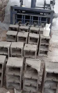 استخدام کارگر برای بلوک زنی