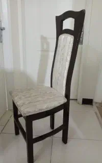 صندلی چوبی