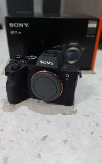 دوربین سونی آلفا سون4R با لنز ۲۴.۷۰