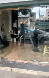 مغازه ۲۰متر انقلاب۲۰متری۲۲بهمن سمت چپ دومین مغازه