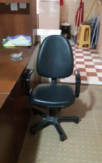 میز و صندلی و مبل اداری
