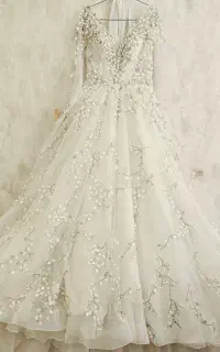 لباس عروس در حد نو