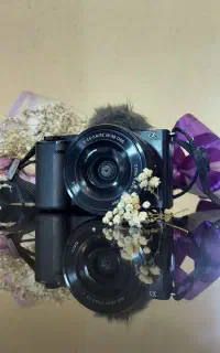 دوربین سونی zv-e10 در حد نو همراه لنز کیت