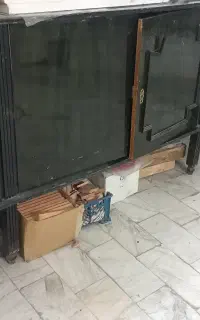 بوفه قدیمی چوب راش بسیار محکم و جادار .