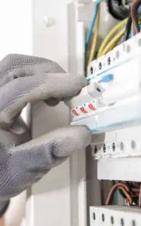خدمات برقکاری و لوله کشی تخصصی