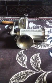 چرخ گوشت دستی درحدنو