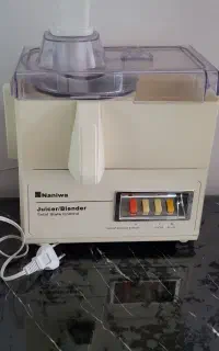 ۳عدد آبمیوه گیری ویک عددسرخکن