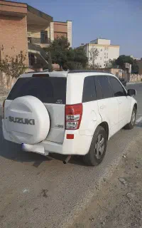 سوزوکی گرند ویتارا ۲۴۰۰ سی سی اتومات مدل ۱۳۸۹ سفید