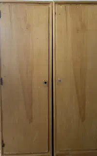 کمد ایستاده با چوب بسیار محکم