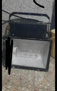 تعدادی پروژکتور ۴۰۰وات کار کرده قیمت مناسب
