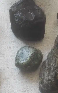 سلام سنگ های شهاب سنگ آهن روبا جذب خودش میکن