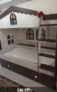 تخت کودک و نوجوان  ۲ طبقه بالای لباسی و کمد
