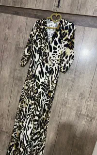 لباس هر کدام جدا به فروش میرسه نوع هست