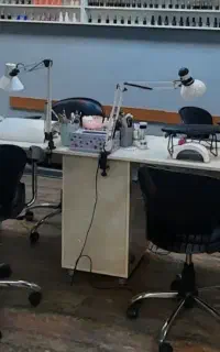 میز ناخن و مبل و پاراوان