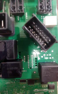 تعمیر تخصصی برق و ایسیو انواع خودروها