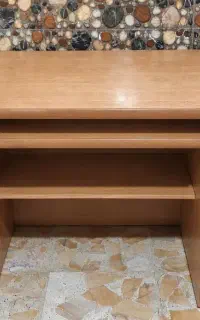 میز تحریر و کامپیوتر