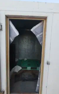 تعدادی اتاق یخچالی به فروش میرسد