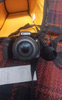 دوربین canon در حد نو