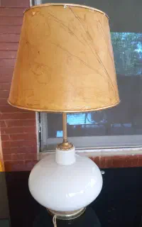 آباژور شیشه ای سفید