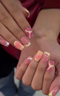کاشت ناخن  و آموزش