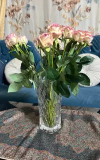 گلدان و گل