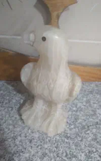 مجسمه سنگی عقاب کار دست