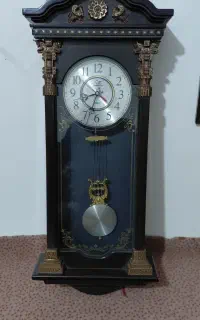 ساعت دیواری سالم تمیز نو