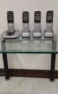 تلفن بی سیم پاناسونیک با چهار گوشی وپایه