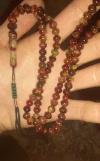 تسبیح کهربا پرچمی