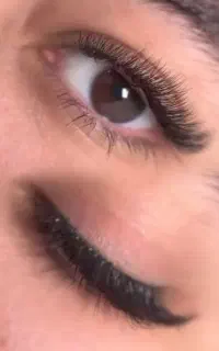 خدمات اکستنشن مژه و لیفت ابرو