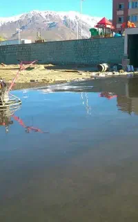 بتن ریزی کف با ماله پروانه ای شیشه‌ای