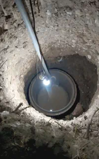 چاه کنی آب وفاظلاب وگلو گزاری لای روبی چاه آب
