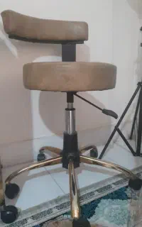صندلی استادکار در حد نو