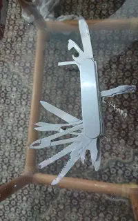 چاقوی چهارده ‌کاره