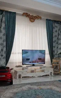 پرده به همراه چوب پرده های کرکره ایی ومتعلقات