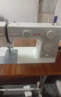 چرخ خیاطی ژانومه بسیار تمیز