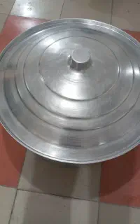 دیگ و قابلمه بزرگ