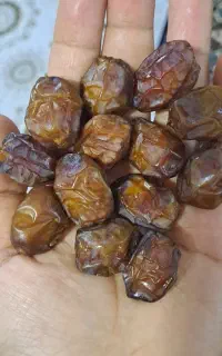 خرما پیارم  کیلویی ۷۵۰ و ریزه خاصویی ۳۵۰موجوده